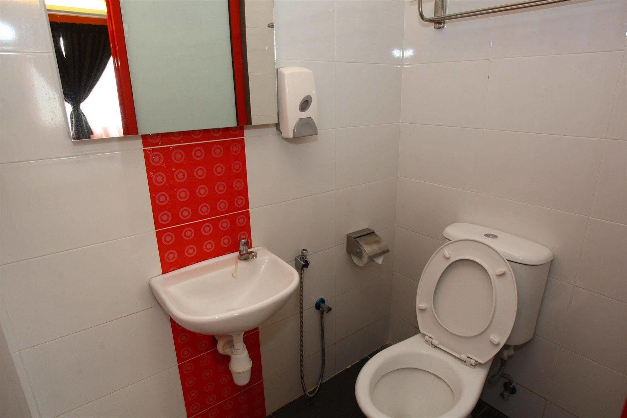 My Home Hotel @ Taman Connaught Cheras Extérieur photo